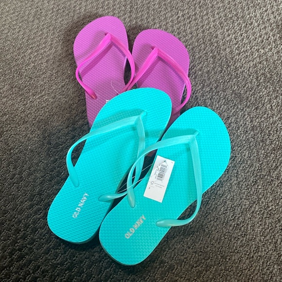 Size 7 Old Navy Flip Flops- 2 Pairs - Picture 1 of 2